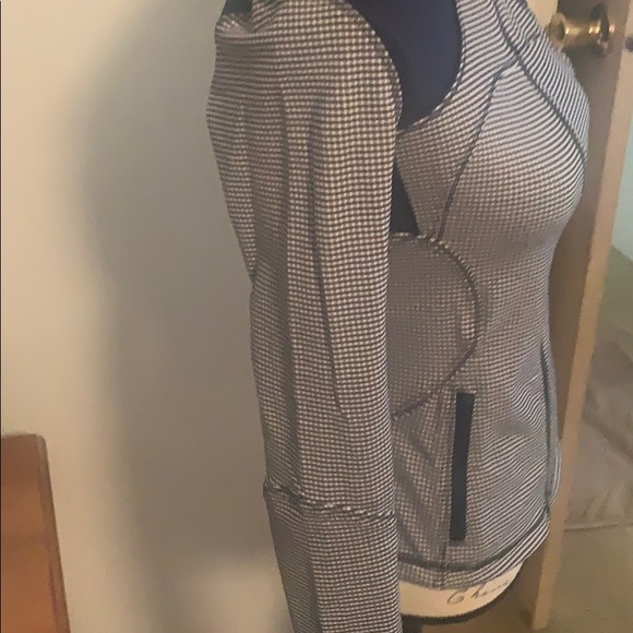 Lululemon blue sipped up jacket size 4 women - Picture 3 of 6